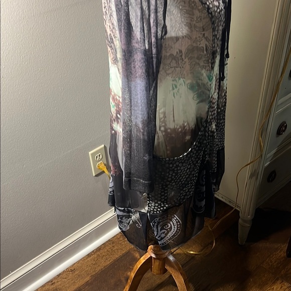 Black Floral Long Zip Front Top John Mark Large. WT247 - Picture 7 of 12
